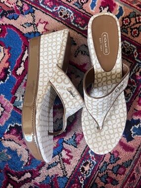 Coach Felicia Signature Wedge Flip Flops | Logo Print | Size 8.5